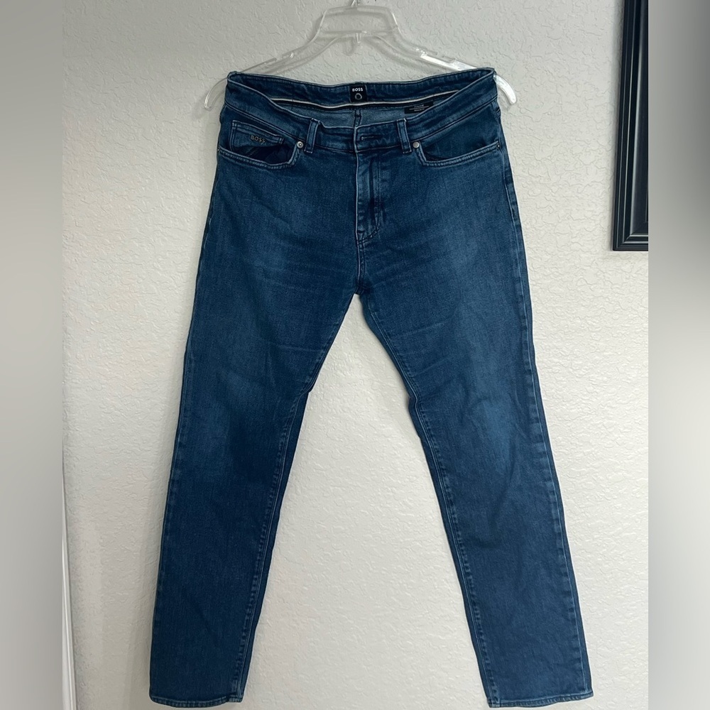 Boss Men's Dark Blue Slim Jeans
Caja 6